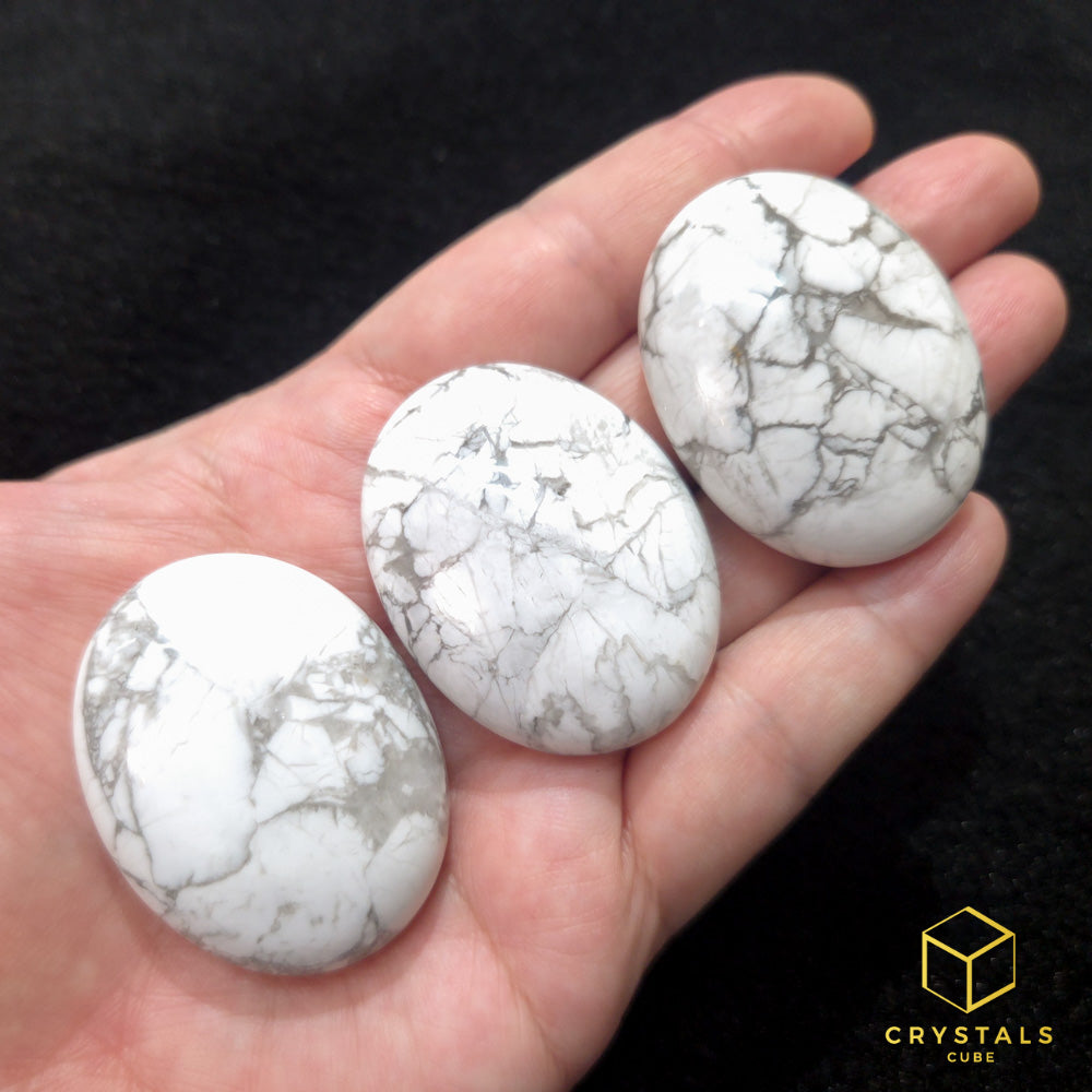 Howlite Palm Stone - Mini