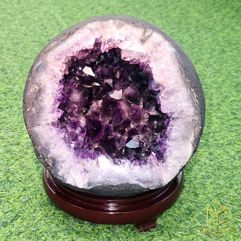 Amethyst Geode / Cave (Uruguay)