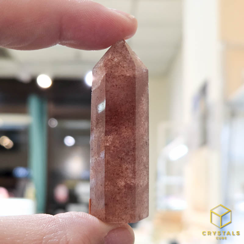Strawberry Quartz Point -5cm
