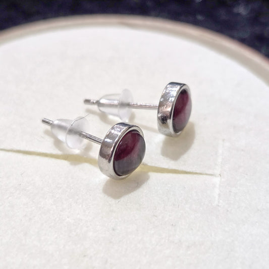 Red Garnet*** Ear Stud
