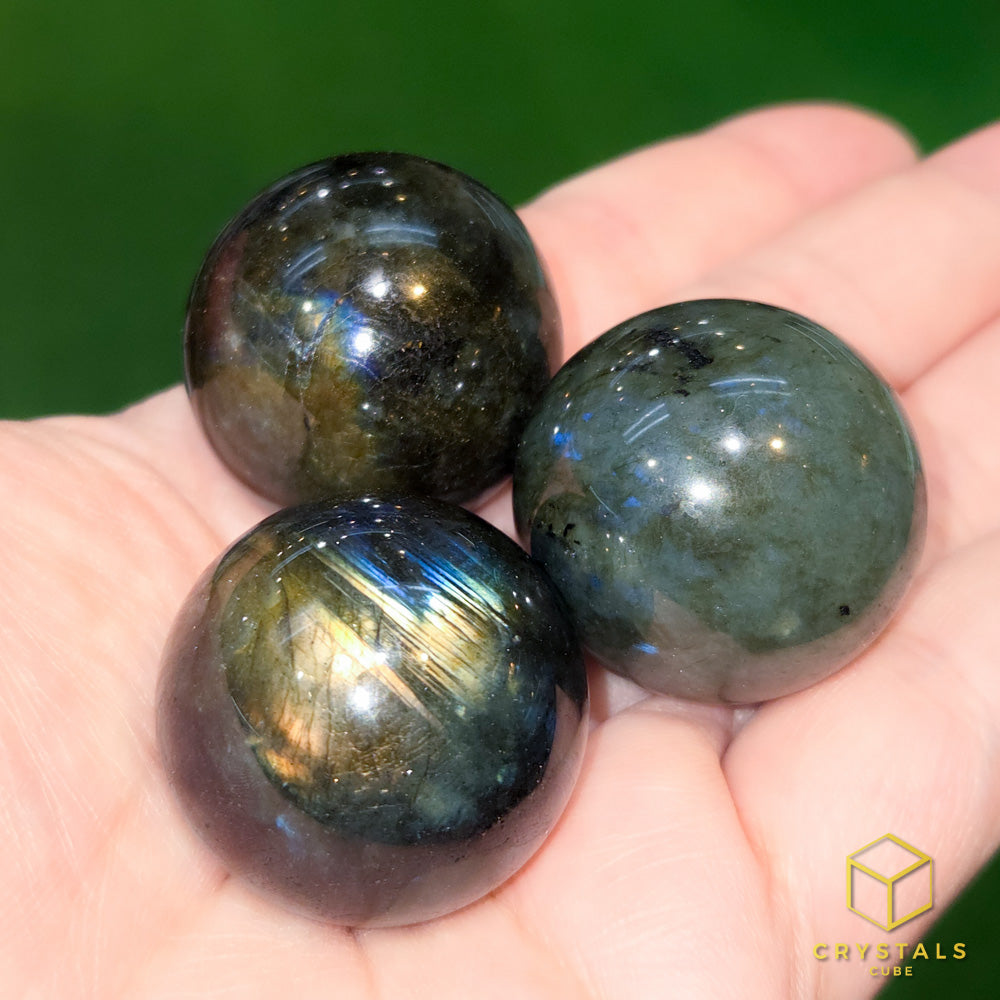 Labradorite Sphere - 3cm