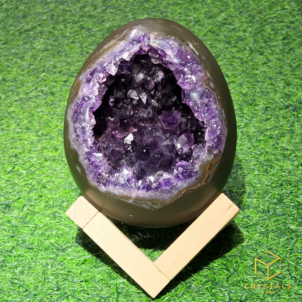 Amethyst Dinosaur Egg / Geode / Cave (Uruguay)