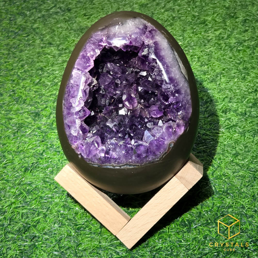 Amethyst Dinosaur Egg / Geode / Cave (Uruguay)