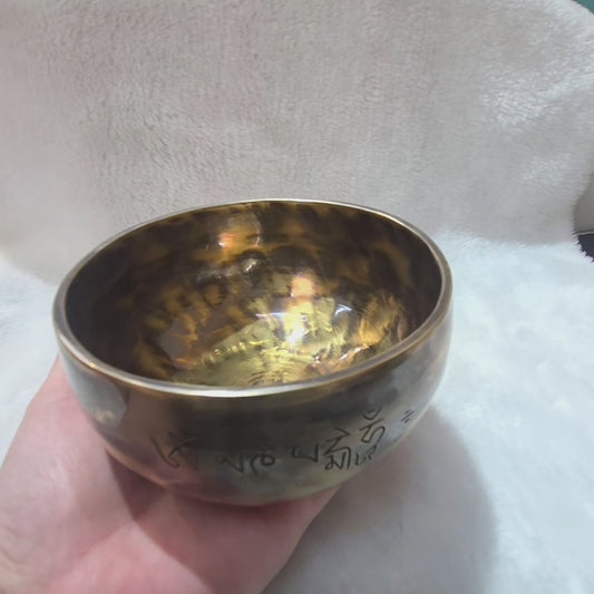 Tibetan Singing Bowl – Meditation & Sound Healing