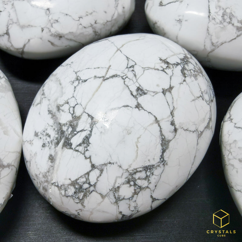 Howlite Palm Stone