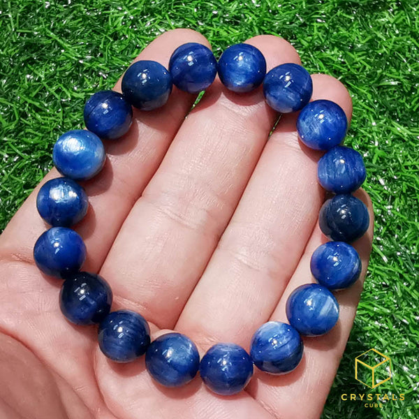 Blue Kyanite Bracelet Bead Size 8MM, Original Natural Chakra Metaphysical  Healing Crystal Gemstone Reiki Healing and Vastu, Meditation, Protection,  Energy, Good Luck Prosperity : Amazon.in: Jewellery